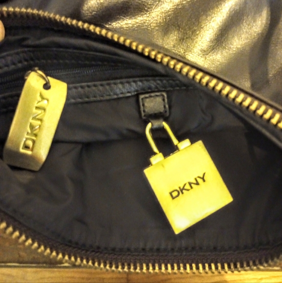 DKNY Small Expandable Zipper Purse - Picture 8 of 9